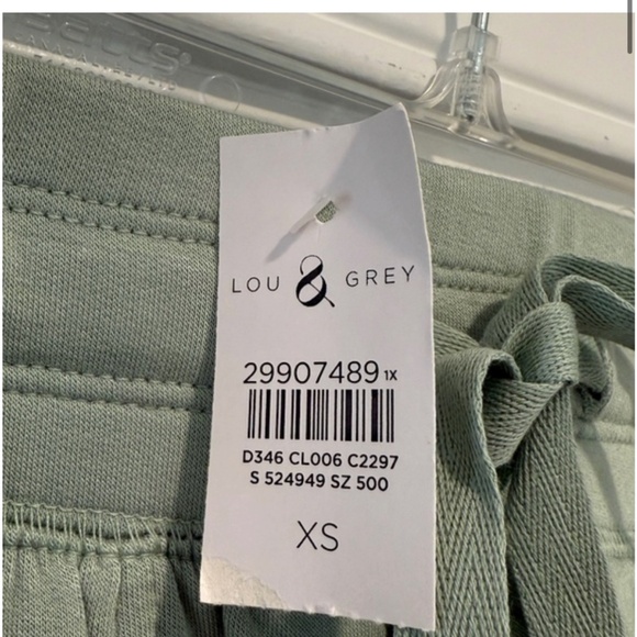 Soft Green Top and Skirt Set - NEW!! - Picture 10 of 10